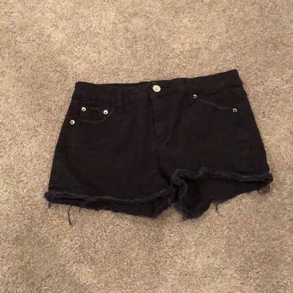 Black jean shorts - Picture 1 of 1